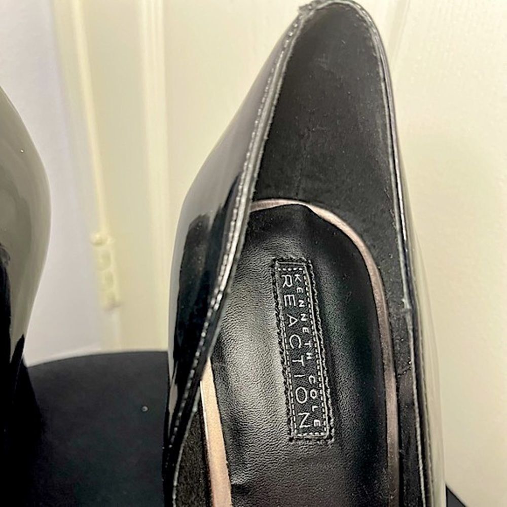 Keneth Cole Black Heels​​​ - Picture 9 of 10